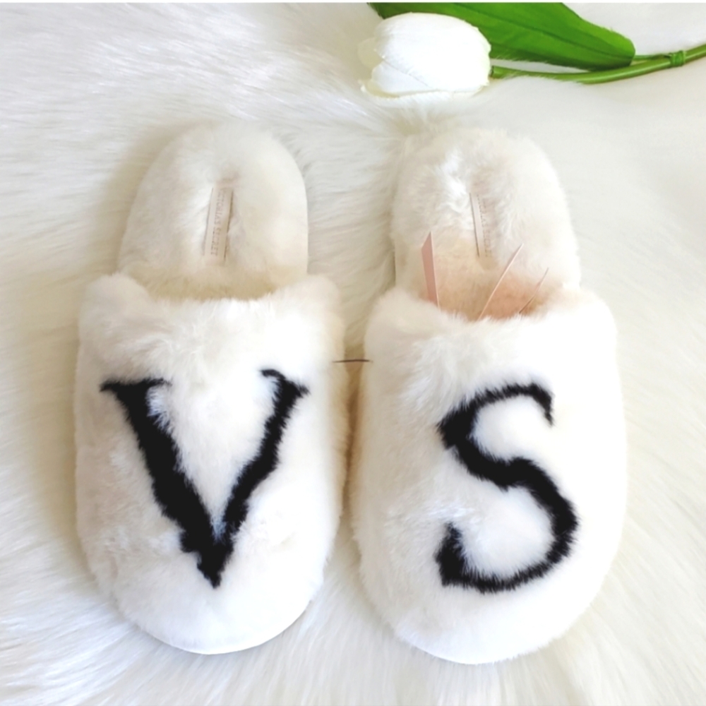 Victoria's Secret Slippers Size M 7-8 - Picture 1 of 3